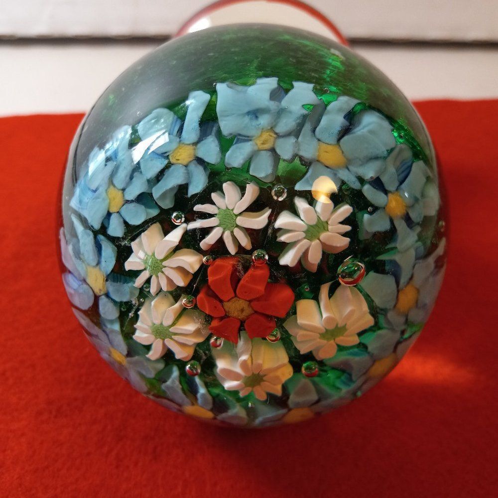 Art Glass Pedestal Bouquet Paperweight Vintage Cottagecore Grandmacore Flowers - Picture 8 of 8